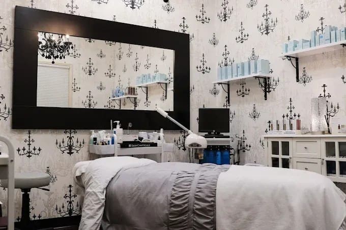 La Jolla Brow And Beauty