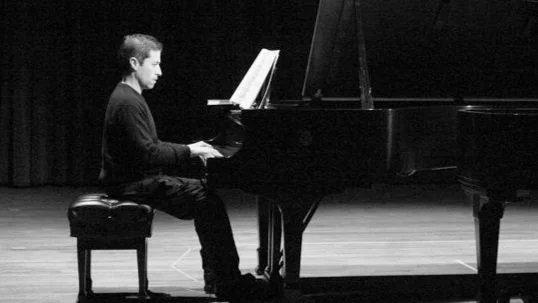 Gustavo Romero Plays Franz Liszt — Athenaeum Music & Arts Library